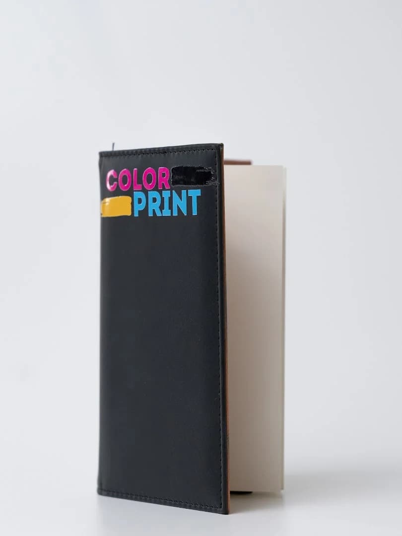 Color Print — блокнот и каска с логотипом